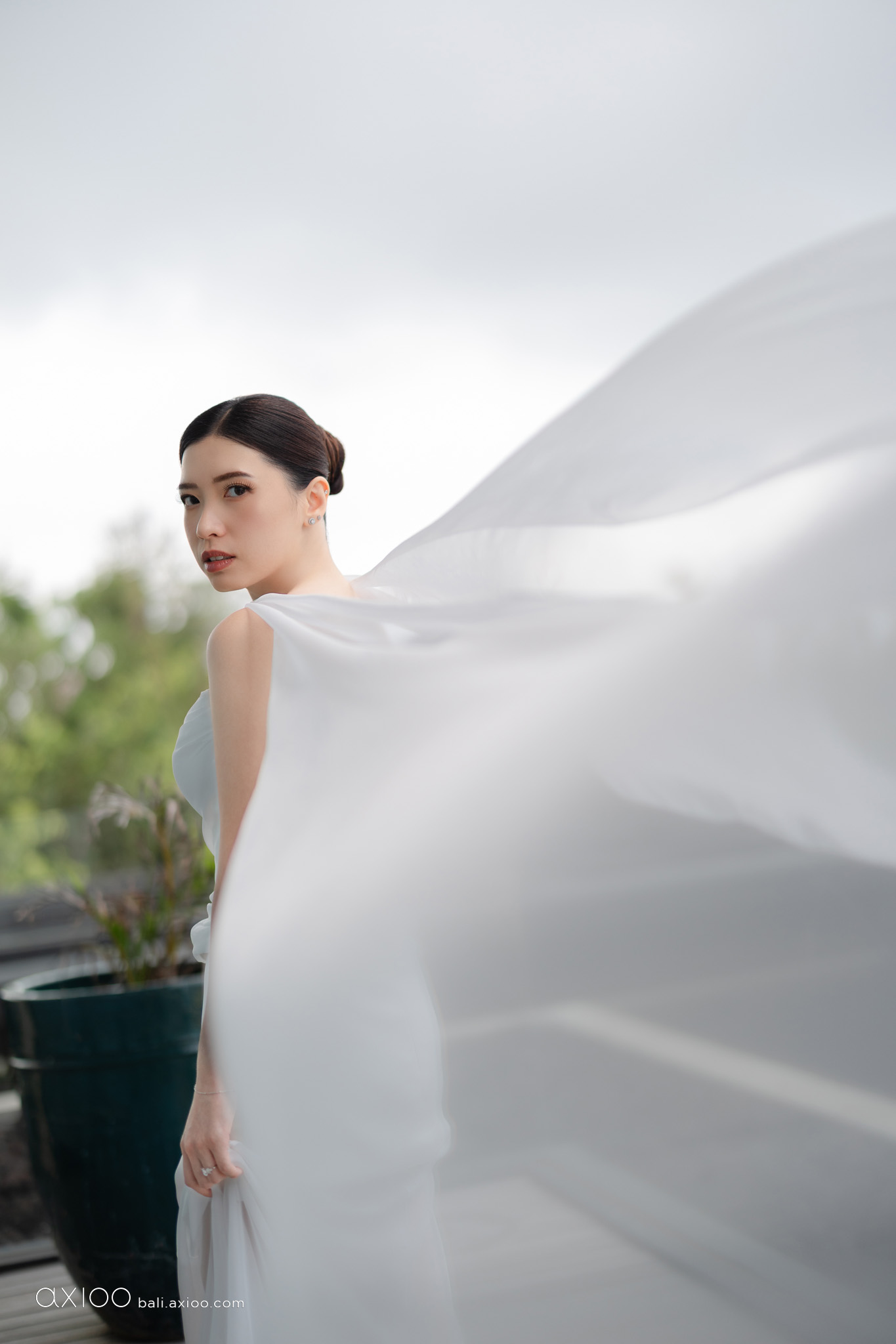 Axioo: A Study in Softness: A Wonderland Uluwatu Wedding in Bali